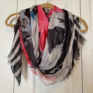 Carolina Herrera lightweight viscose scarf